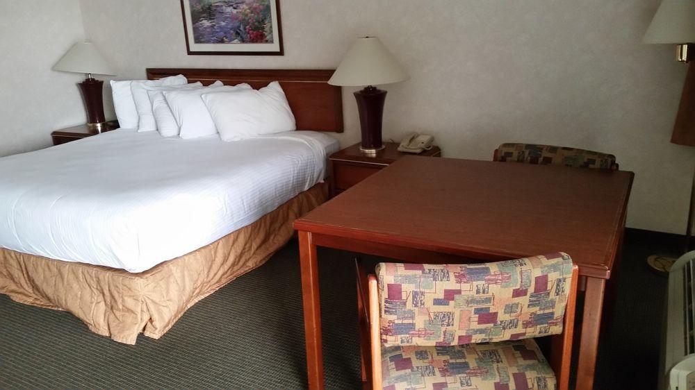 Hotel Riverfront And Conference Center, Ascend Collection