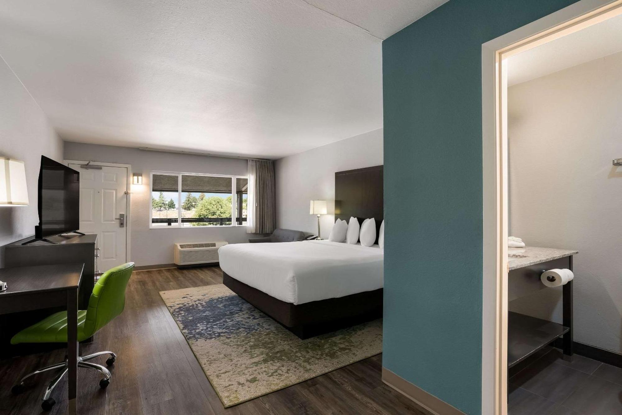 Riverfront And Conference Center, Ascend Collection Hotel 3*