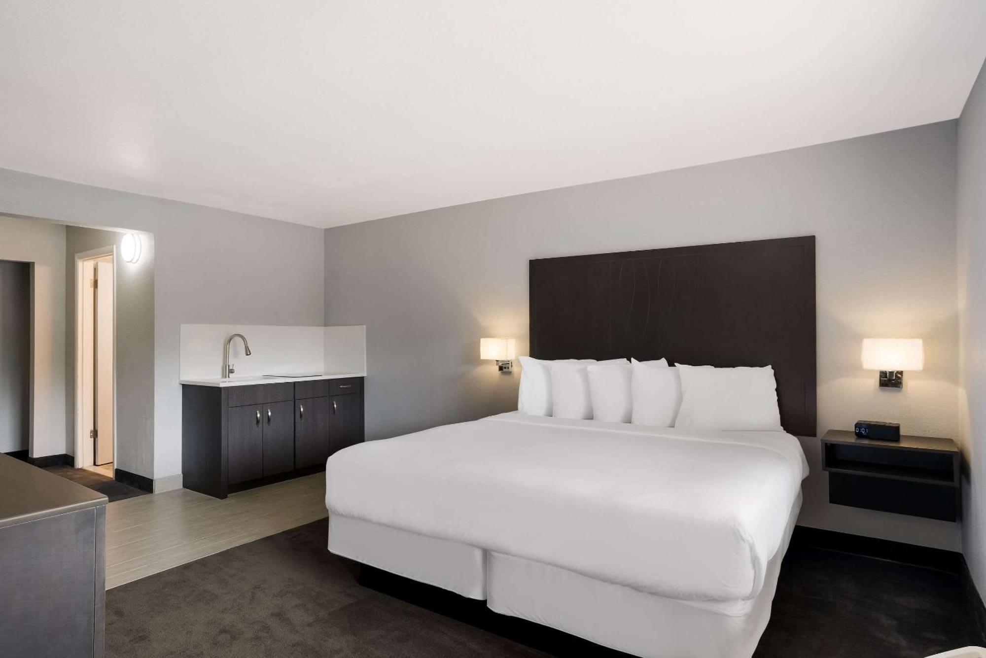 Riverfront And Conference Center, Ascend Collection Hotel