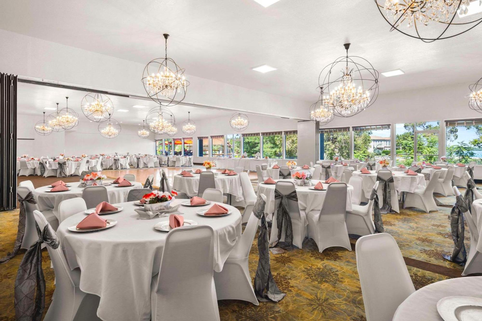 Hotel Riverfront And Conference Center, Ascend Collection